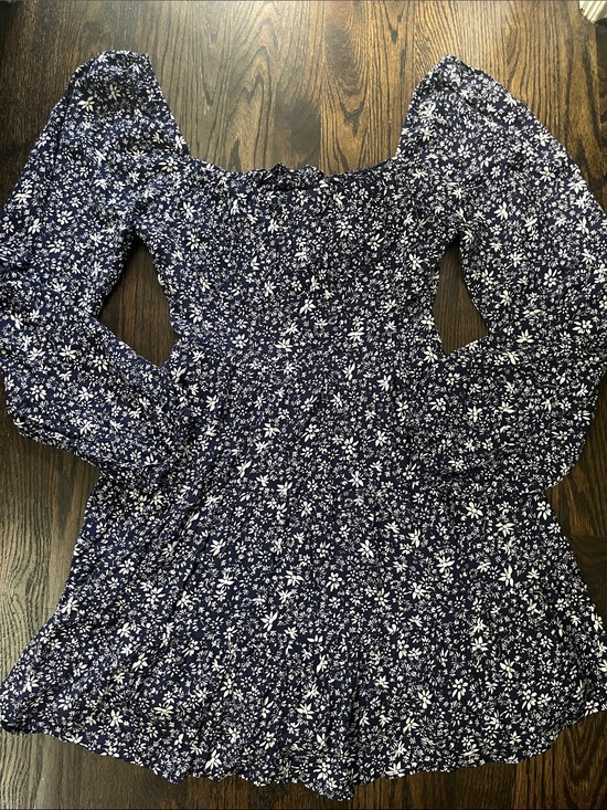 Altar'd State Dresses & Skirts - Altar'd State Navy & White Floral Smocked Dress size Med